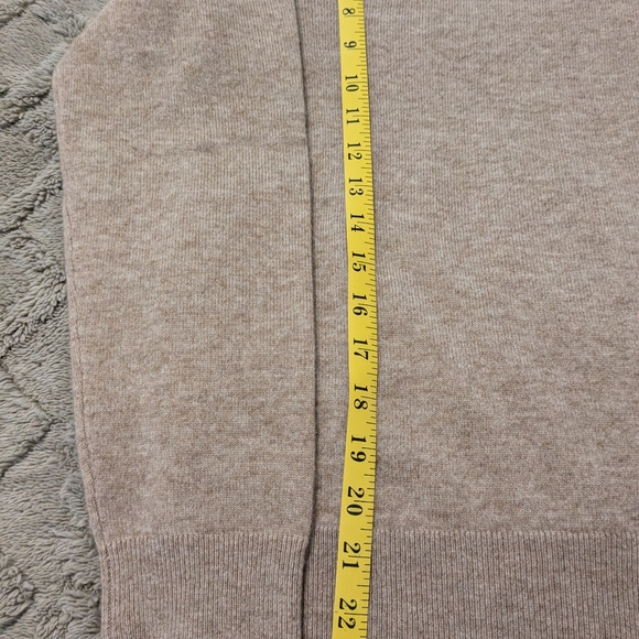Quince Mongolian Cashmere V-Neck Sweater-Oatmeal/Size L - Picture 4 of 5
